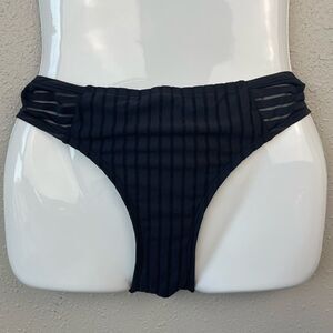 NWT Kenneth Cole Swim Bottoms Sizes M or XL